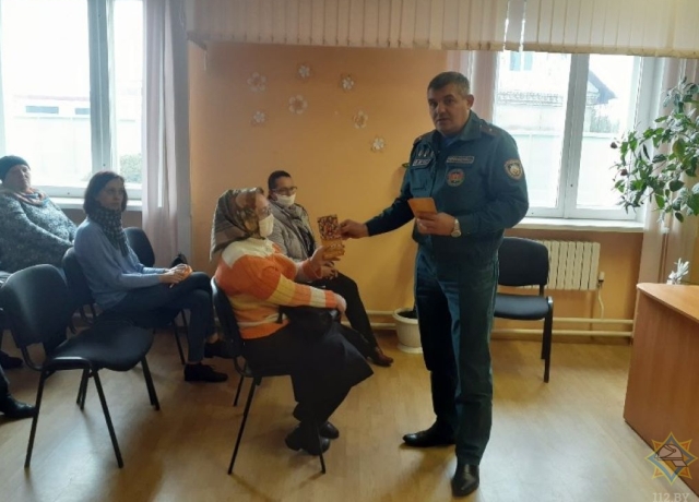 Пинск: спасатели провели встречу с социальными работниками