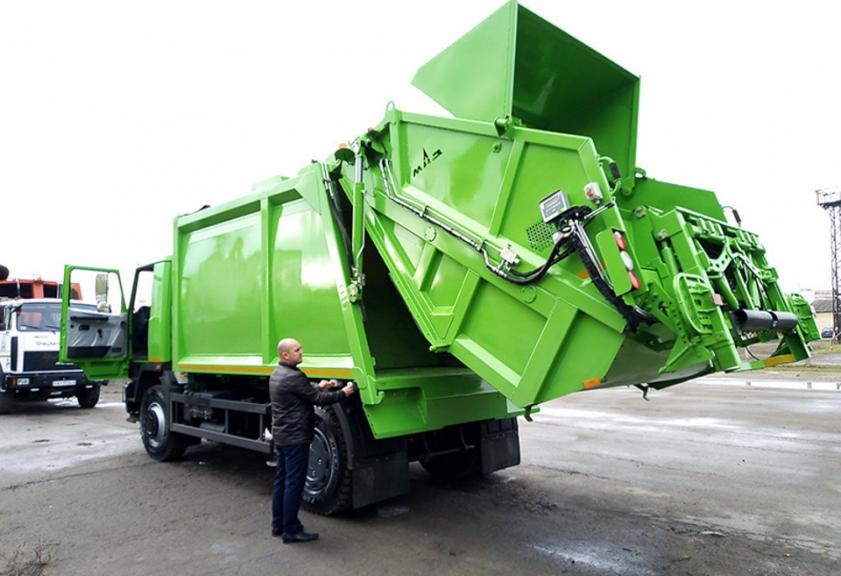 В Могилеве презентовали новый тип мусоровозов