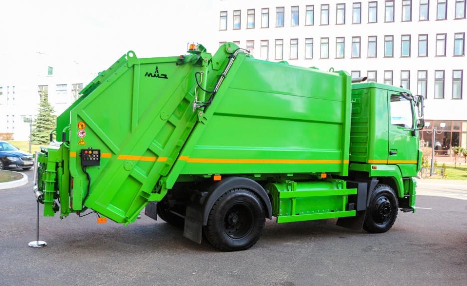 В Могилеве презентовали новый тип мусоровозов