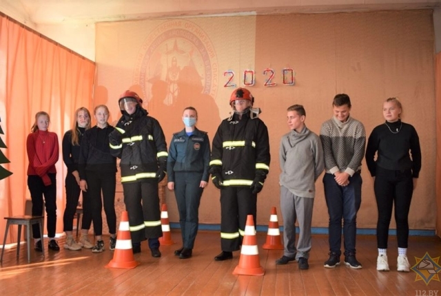 В Столинском районе провели осенний бал юных спасателей