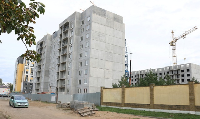 В южной части Барановичей возводят группу многоквартирных домов