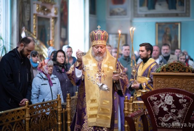Праздник Воздвижения Животворящего Креста Господня в кафедральном соборе Гомеля