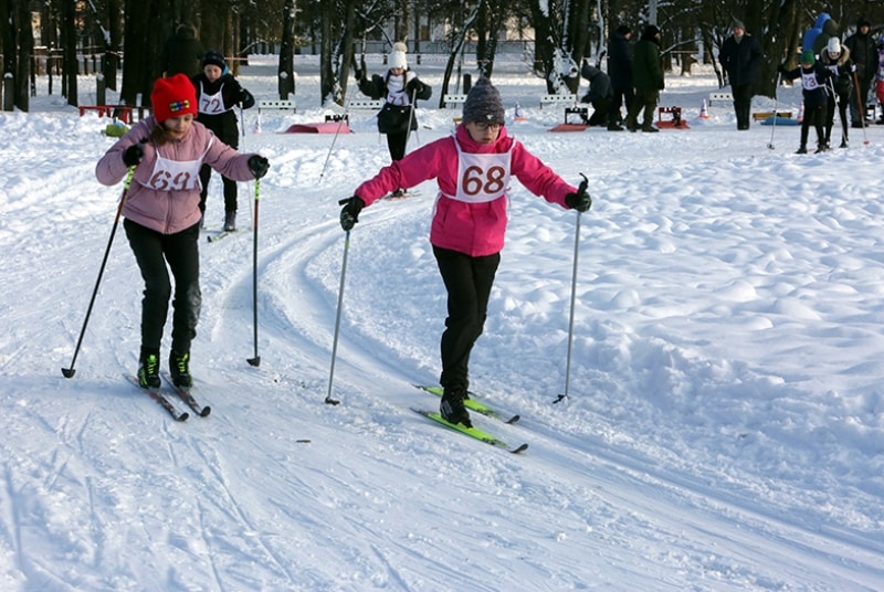 В Калинковичах прошли районные соревнования по биатлону «Снежный снайпер»