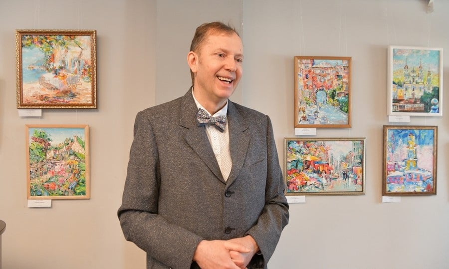 В Витебске открылась выставка живописи медика Василия Кукушкина