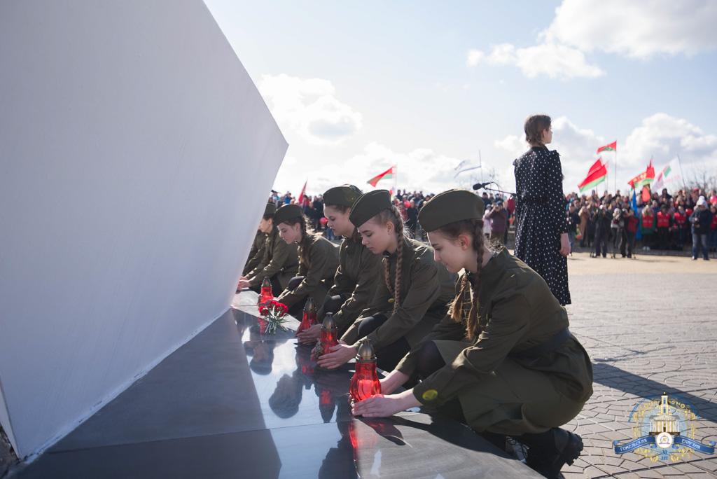 Митинг-реквием у мемориала «Детям – жертвам войны» в Красном Береге
