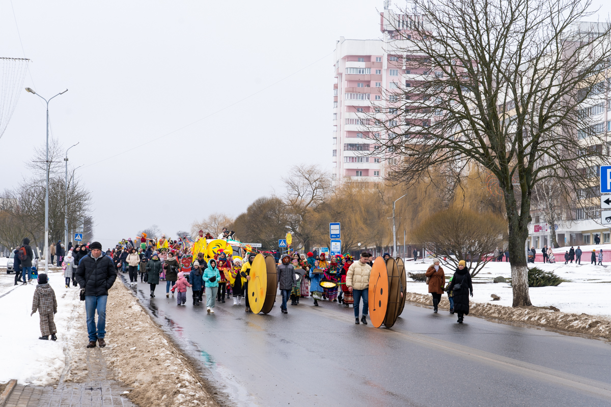 В Светлогорске отпраздновали Масленицу: городские гуляния развернулись на Набережной