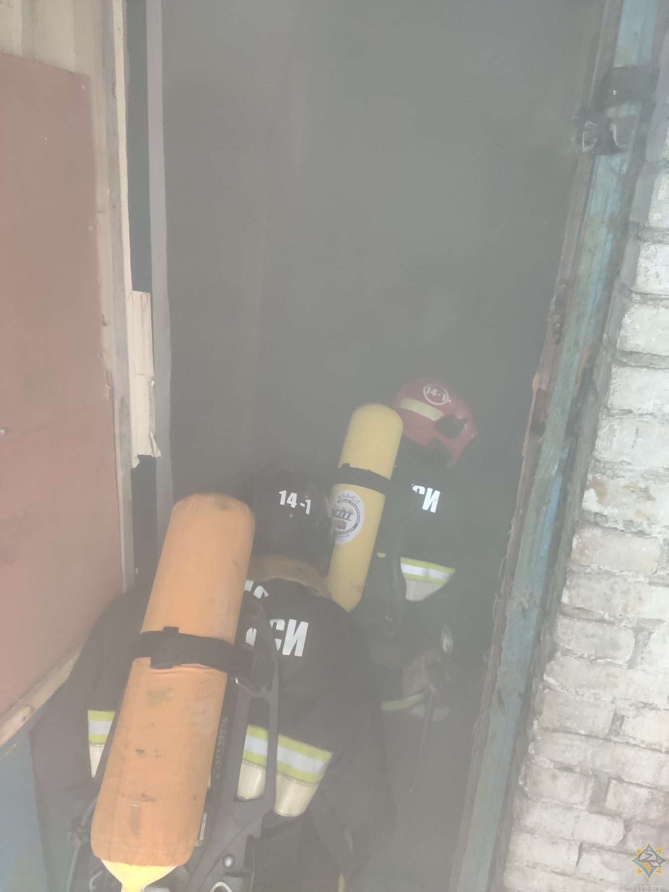 В Лиозненском районе сотрудники МЧС спасли из огня спящего мужчину