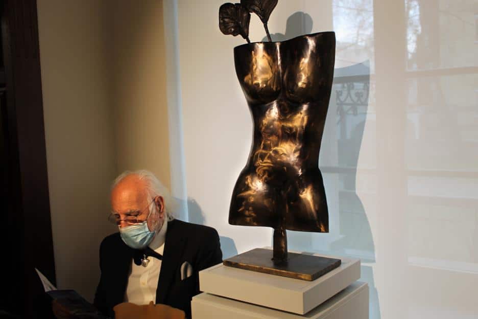 В Могилеве открылась выставка скульптур художников Лизы Сотилис и Джорджо де Кирико
