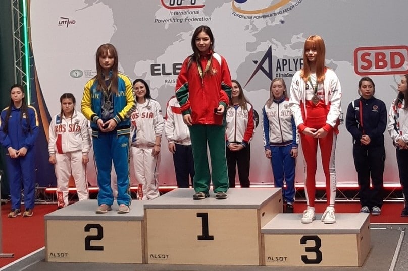 9-классница из Ошмян установила 5 рекордов Беларуси на чемпионате по пауэрлифтингу