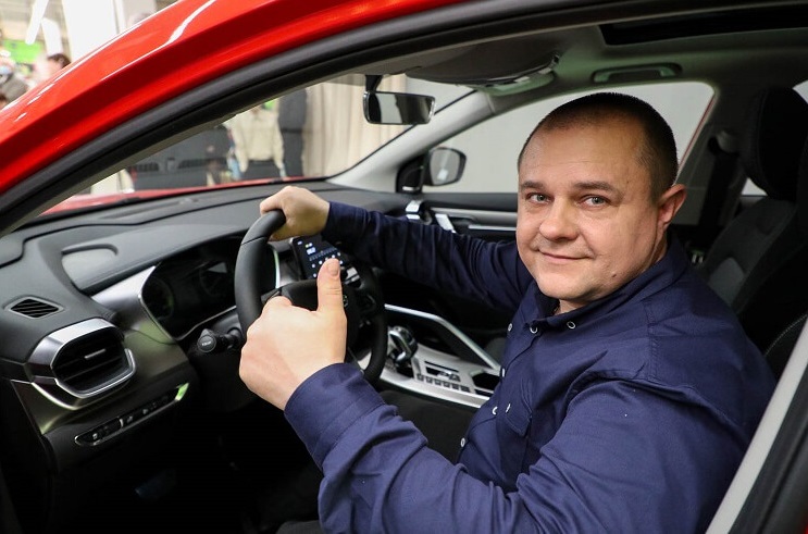 Житель Свислочи выиграл автомобиль в игре «Удача в придачу!»