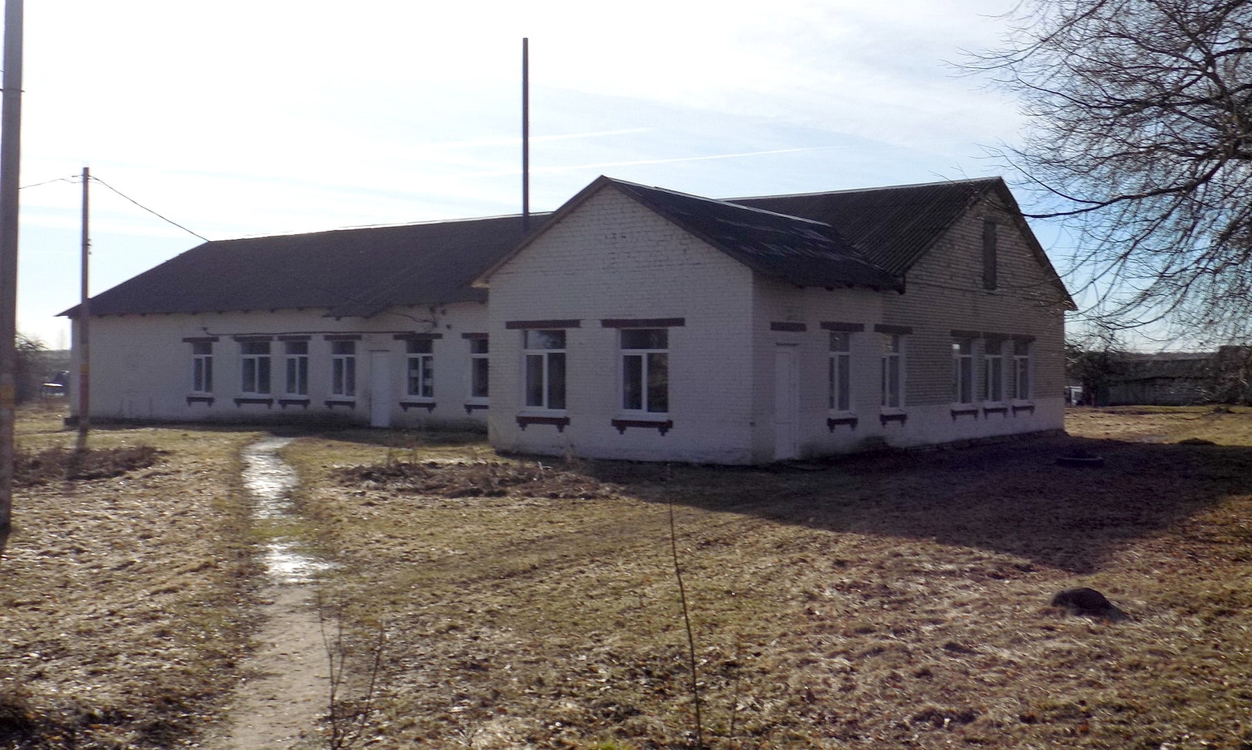 В Чашникском районе в здании бывшей школы наладят производство продуктов питания