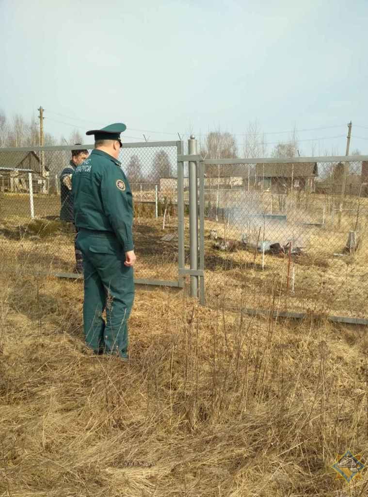 В Чашникском районе спасатели проводят рейды по предотвращению палов травы