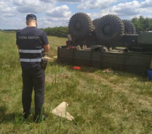 В Брестской области перевернулся армейский "Урал", погиб шофер