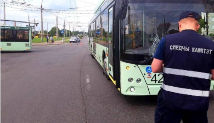 Минск: стажер за рулем троллейбуса сбил пешехода