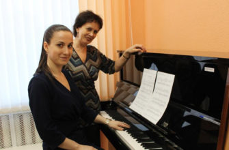 женщины за фортепиано