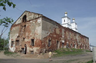 здание монастыря в Глубоком