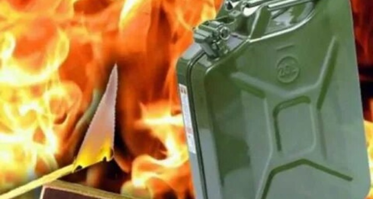 В Наровле женщина разжигала костер бензином