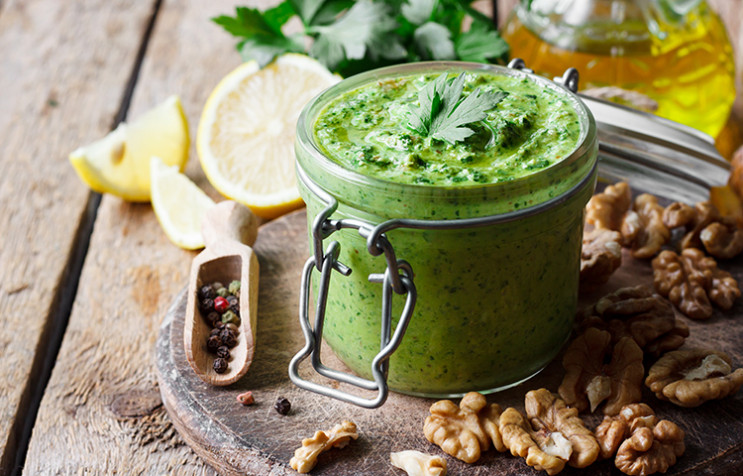 Соус из зелени: как приготовить для салата, рецепт, подробное описание