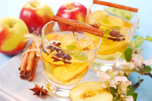6 вкусных горячих напитков на осень: какие приготовить, список