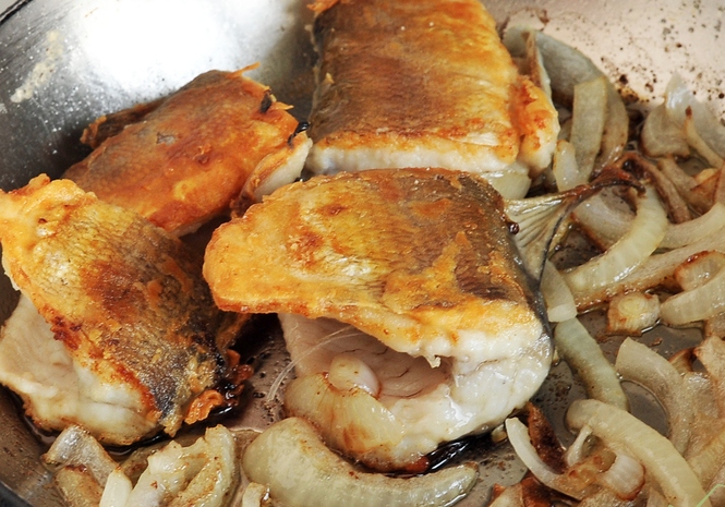 Узнайте, что приготовить из остатков жареной рыбы – вкусные рецепты