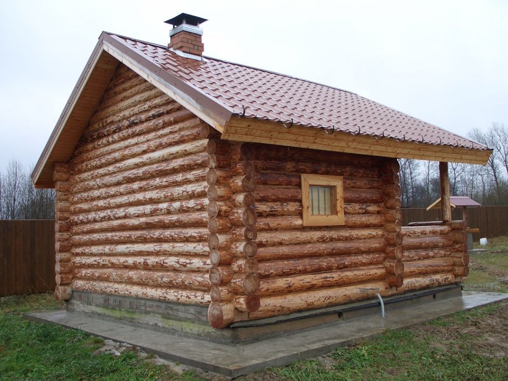 Возможно ли строительство деревянной бани зимой и как подготовить её к холодам?