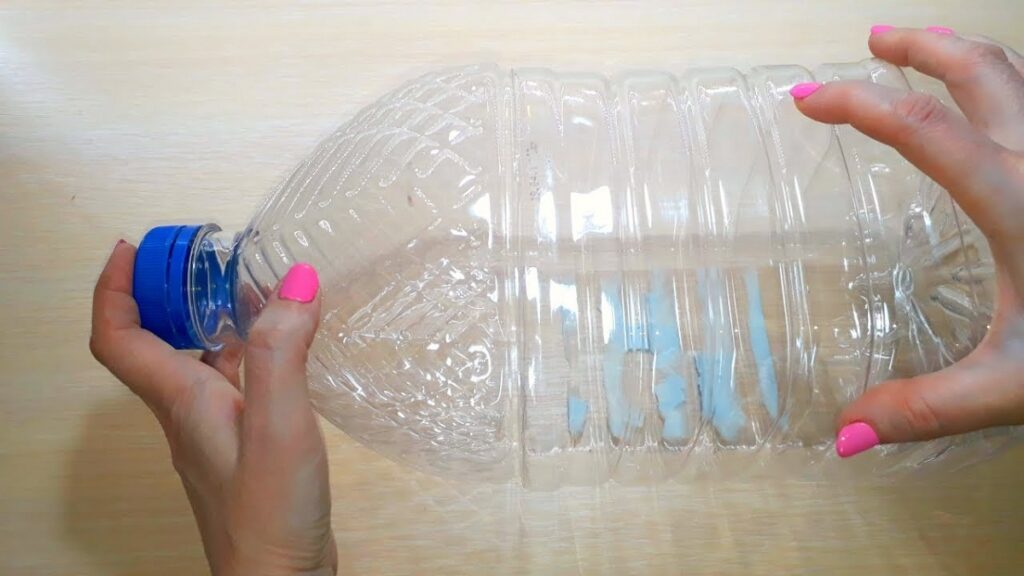 Несколько идей того, что можно сделать из пятилитровой бутылки?