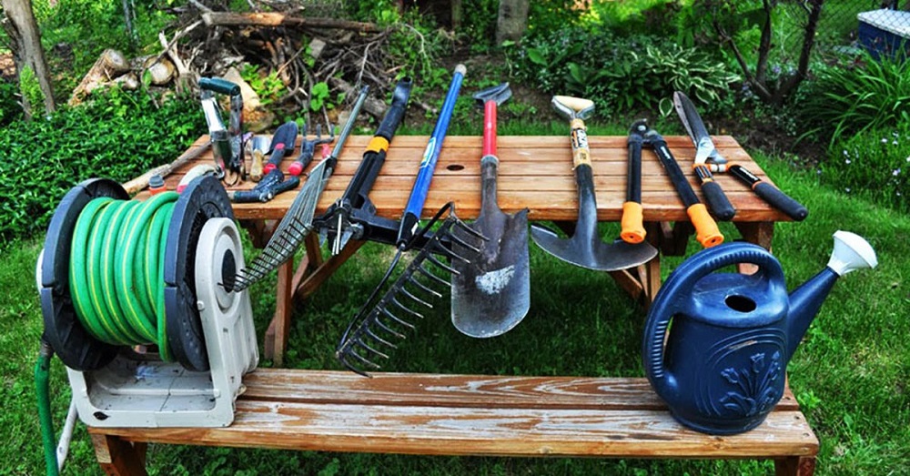 Оптимальный комплект инструмента и техники для облегчения работы в саду и огороде