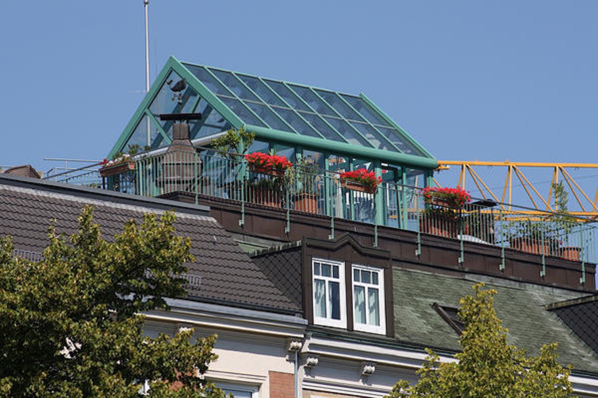 Теплица на крыше частного дома – как организовать оранжерею на чердаке