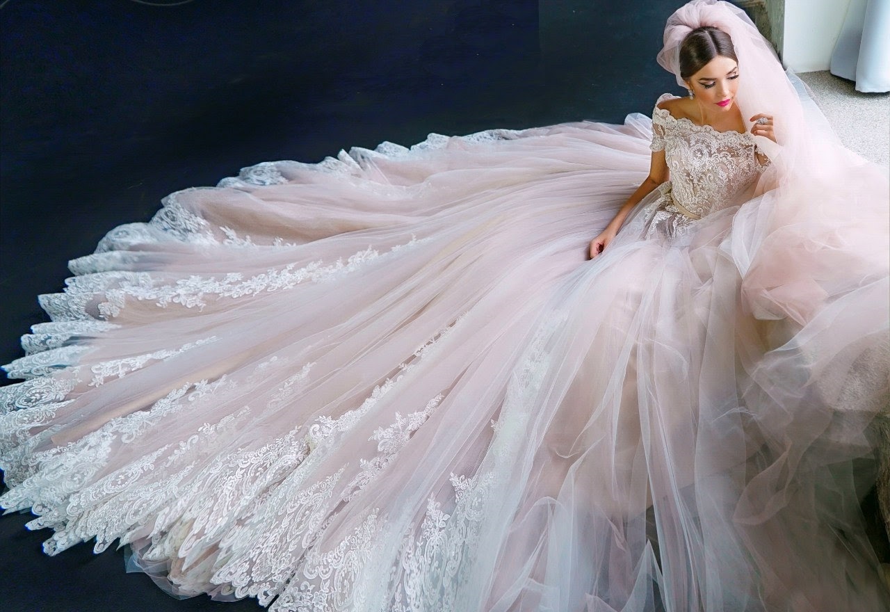 Шикарное свадебное платье в мире